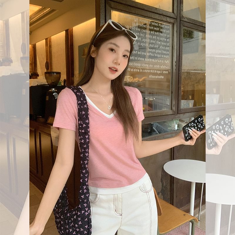 Contrast Two-Piece Short-Sleeve Trim Mock Tee V-Neck