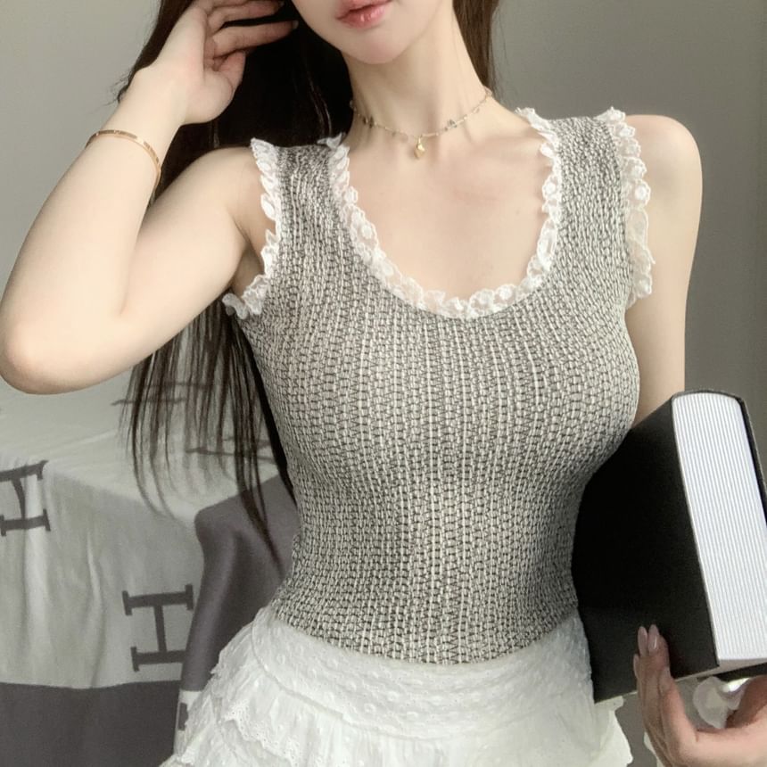 Trim Slim Neck Crop Lace Scoop Top Tank Fit