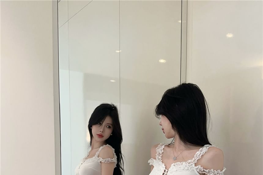 Slim Ruffle Asymmetrical Top Trim Lace Fit Lace-Up Camisole