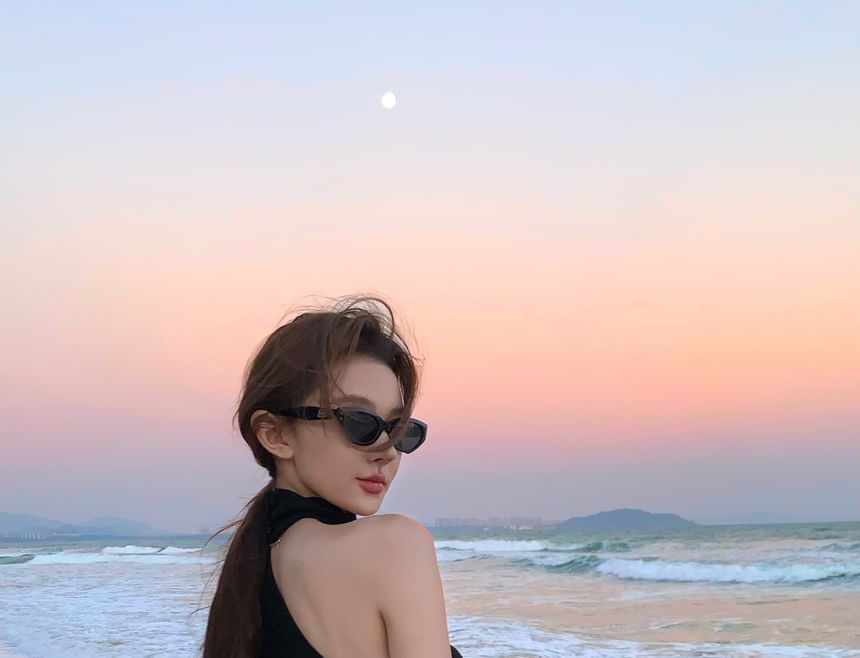 Slim Fit One-Shoulder Snake Print Halter Top Tank