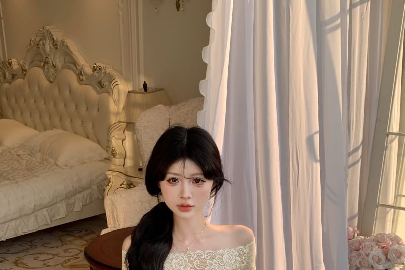 Tee Short-Sleeve Mini Off-Shoulder Pencil Trim Rise Plain Lace / Floral Skirt High