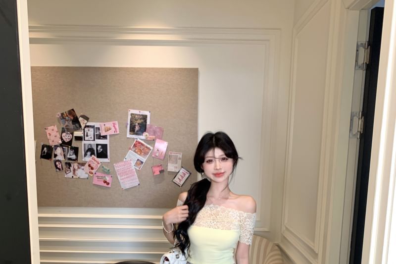 Tee Short-Sleeve Mini Off-Shoulder Pencil Trim Rise Plain Lace / Floral Skirt High