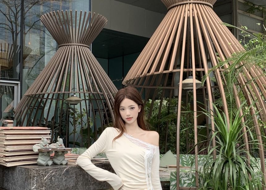 Skirt Maxi Lace A-Line / Trim High Long-Sleeve Rise One-Shoulder Ruched Tee Plain Asymmetrical