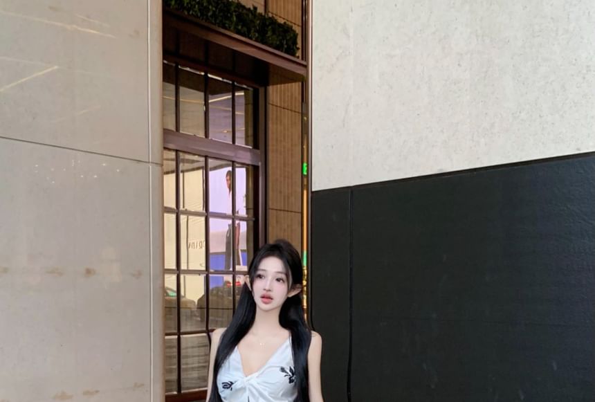 Pencil Floral Top High V-Neck Print Cami Plain Maxi Skirt Rise / Slit