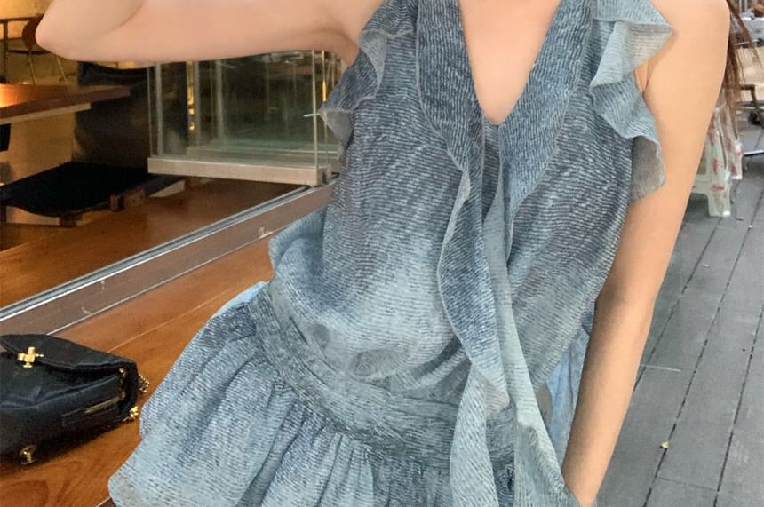 Plain Patterned Leg Waist Cargo Ruffle Top / High Halter Pants Print Wide