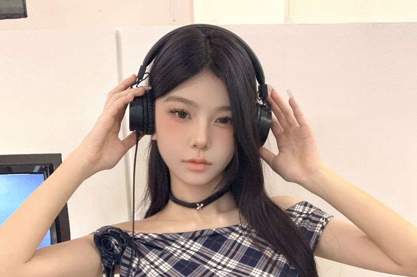 Top Short Off Shoulder Plaid Sleeve