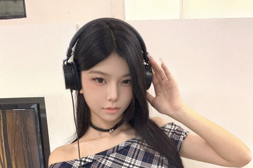 Top Short Off Shoulder Plaid Sleeve