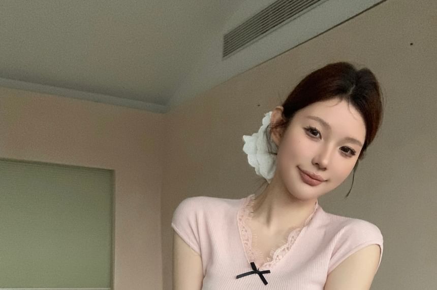 Trim Cap Sleeve Plain V-Neck Lace Top Knit Bow