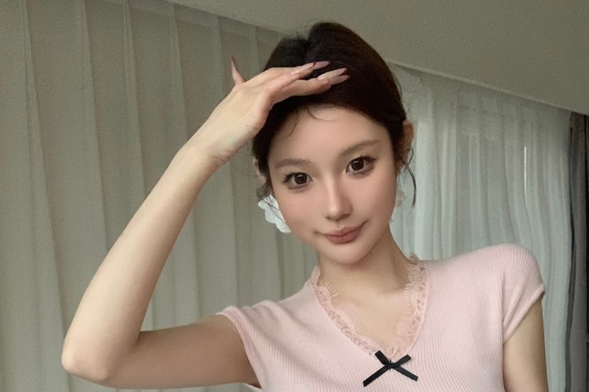 Trim Cap Sleeve Plain V-Neck Lace Top Knit Bow