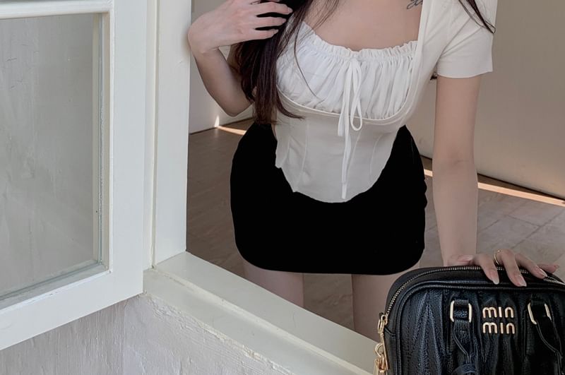 Two Plain Mock Neck Short Square Sleeve Piece Top Ruched