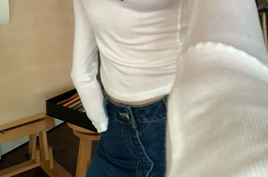 Plain Deep Short Plunge Tee Sleeve Studded