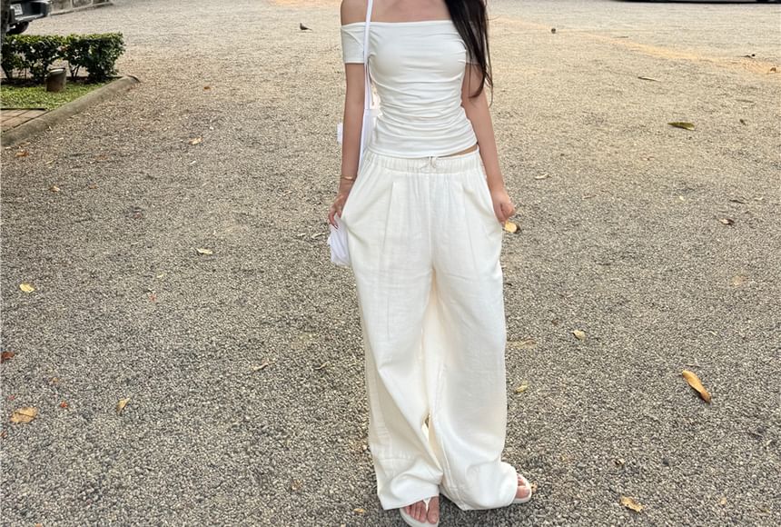 Off Top Plain Shoulder Cutout
