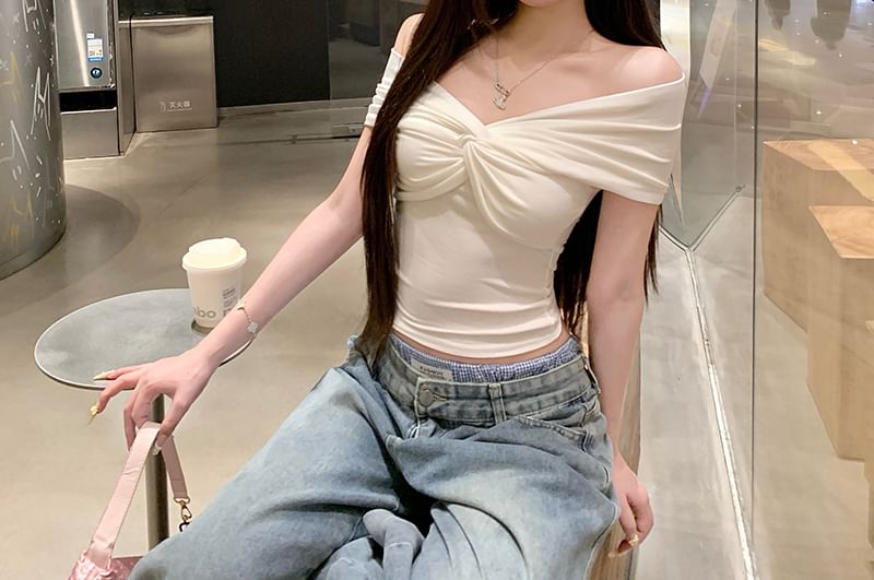 Twisted Top Short-Sleeve V-Neck Plain Crop