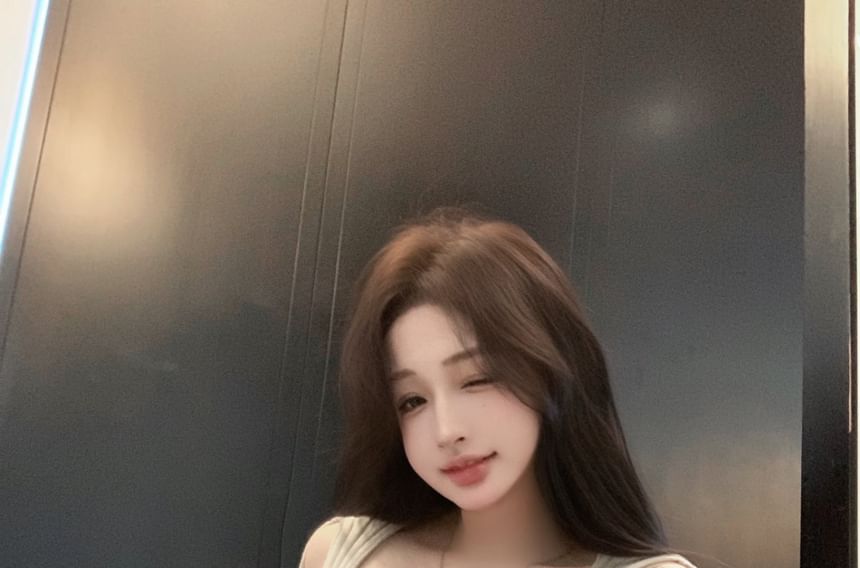 Cold Shoulder Short-Sleeve Crop Plain Top