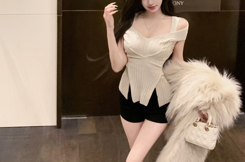 Cold Shoulder Short-Sleeve Crop Plain Top