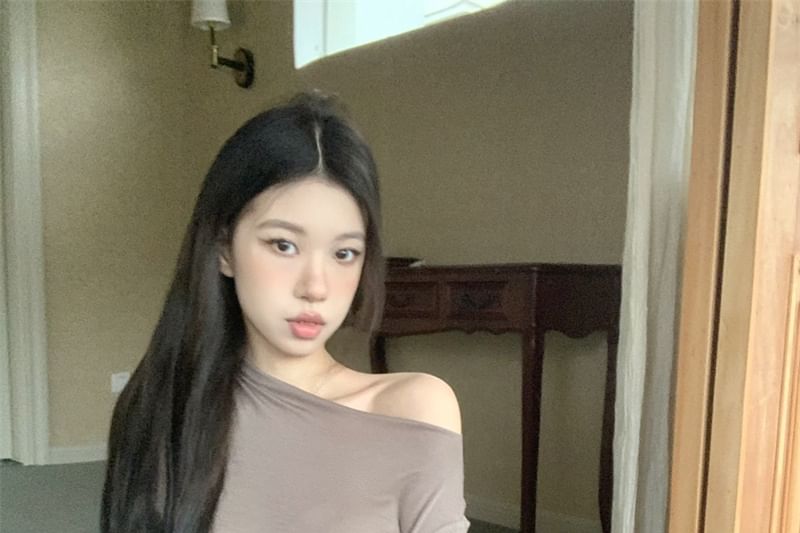 Shoulder Crop Long-Sleeve Plain Top Off