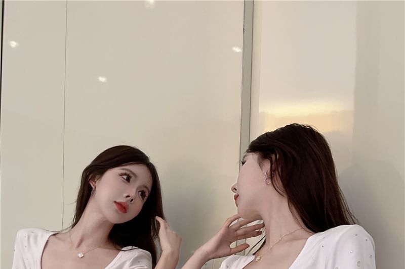 Square Plain Short-Sleeve T-Shirt Crop Rhinestone Neck