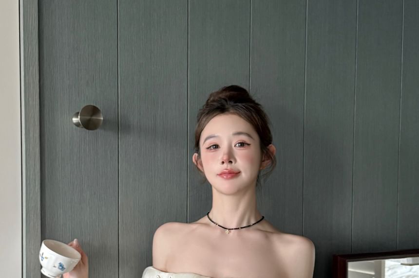 Rhinestone Plain Off-Shoulder Blouse Puff-Sleeve Bow