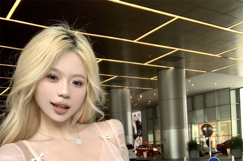 Plain V-Neck Edge Two-Piece Mesh Lettuce Panel Long-Sleeve T-Shirt Mock