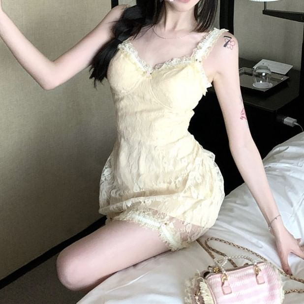 Spaghetti Lace Mini Floral Strap Bodycon Dress