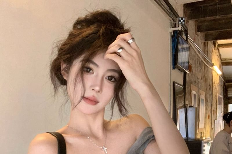 Short-Sleeve Plain Cropped T-Shirt Off-Shoulder