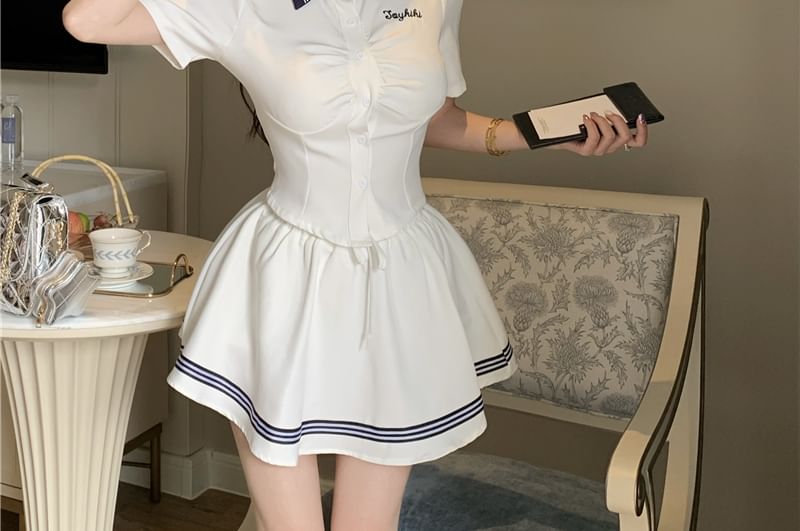 Embroidered Collar Short-Sleeve T-Shirt Letter