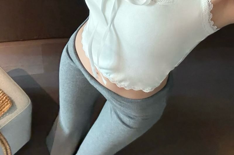 Plain Neck Scoop Trim Halter Top Cropped Bow Lace