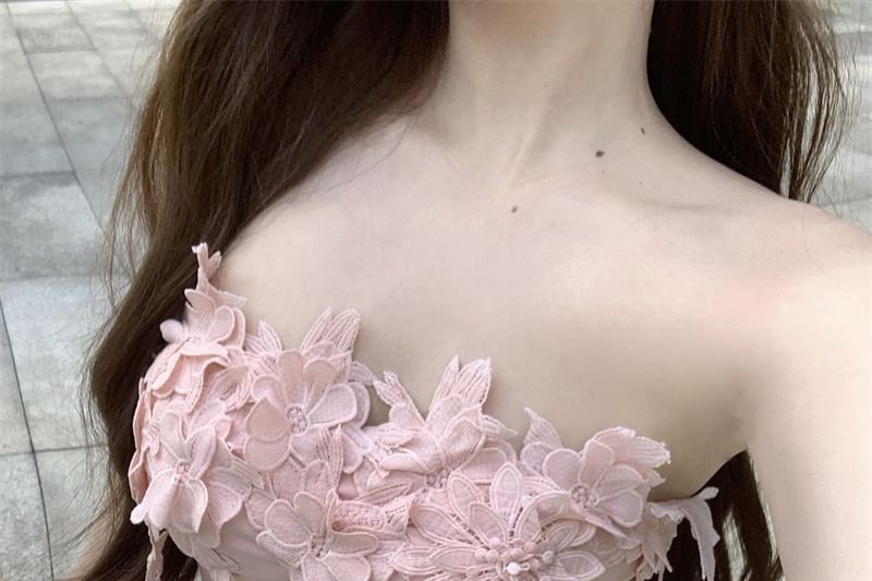 Front-Slit Tube Plain Flower Top Detail