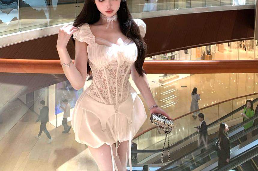 / Balloon Shorts Square-Neck Top Puff-Sleeve Waist High Lace Fishbone