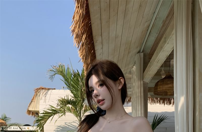 Floral Off-Shoulder Crop Top