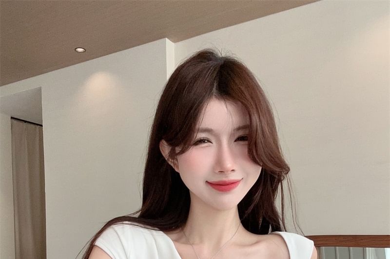 Crop Plain One-Shoulder Asymmetrical Top Buckled