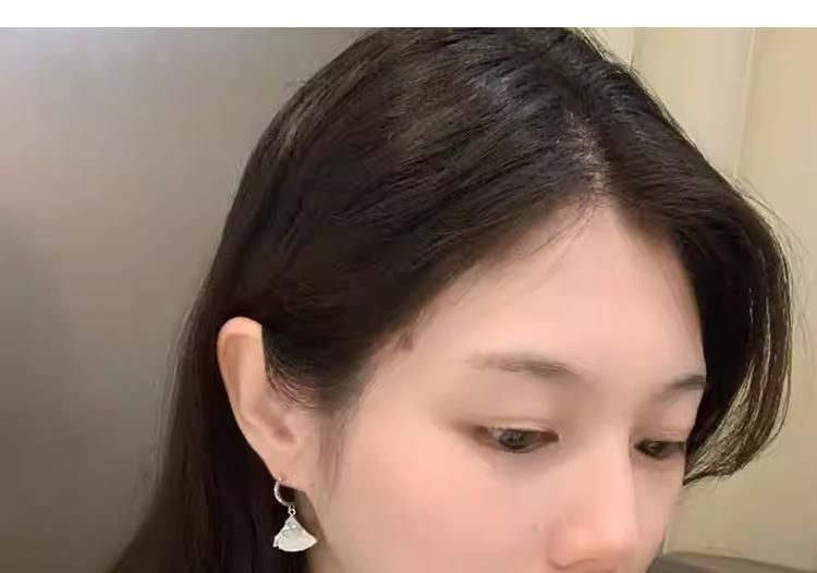 / Drop Clip-On Earring Gingko Rhinestone