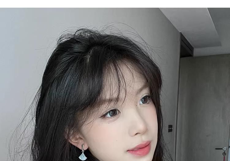 / Drop Clip-On Earring Gingko Rhinestone