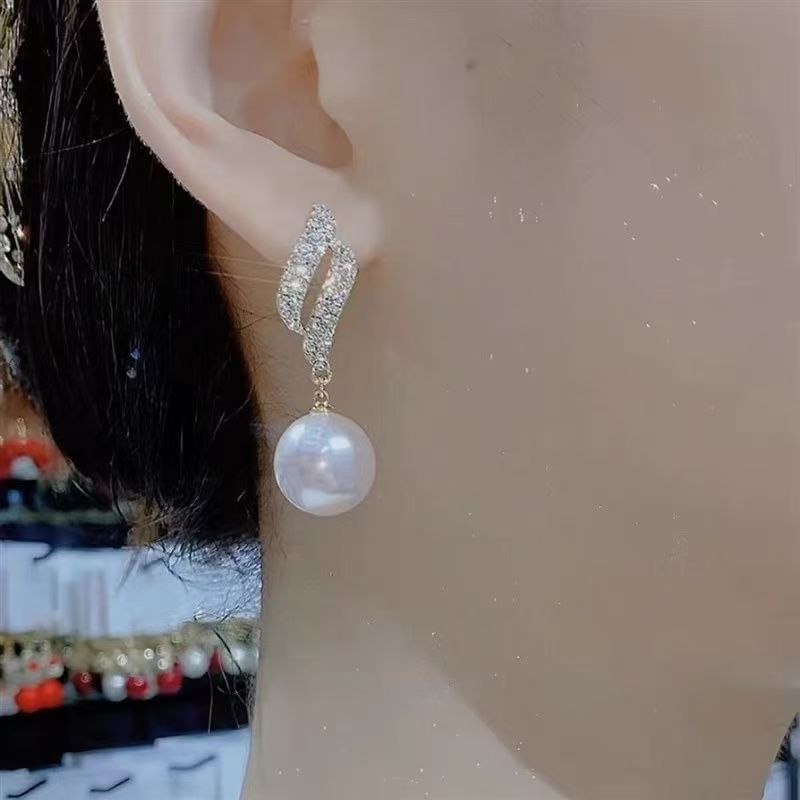 Pearl Rhinestone Faux Earring Stud