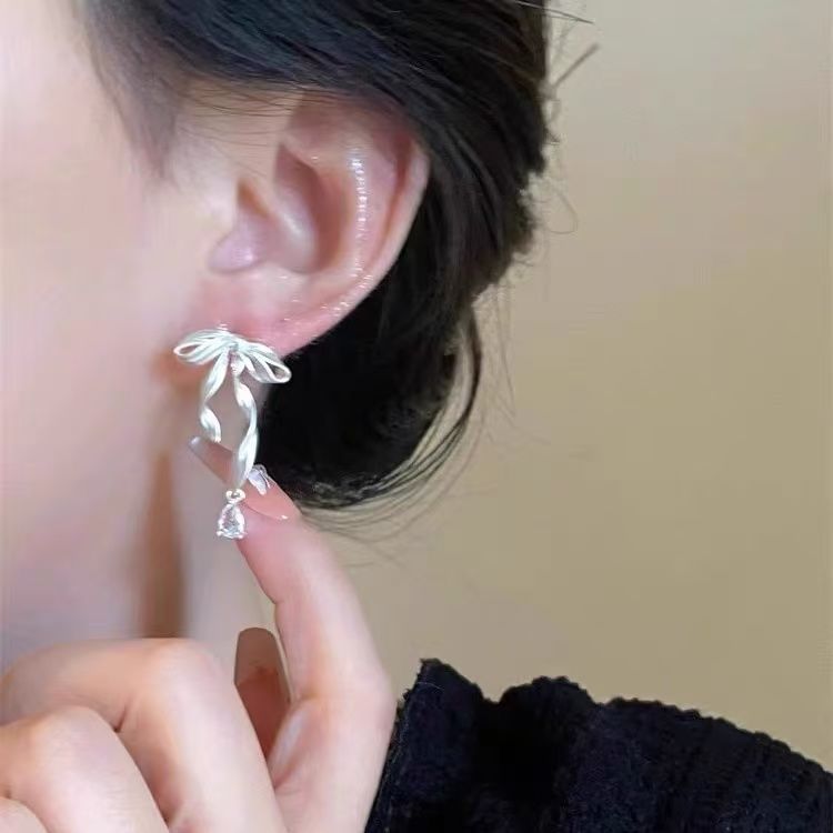Bow Cuff Alloy Ear