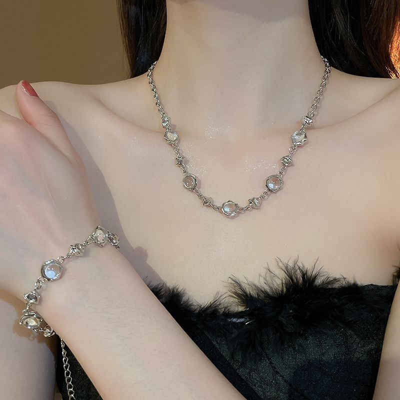 Station / Choker Bracelet Alloy Glass Bead