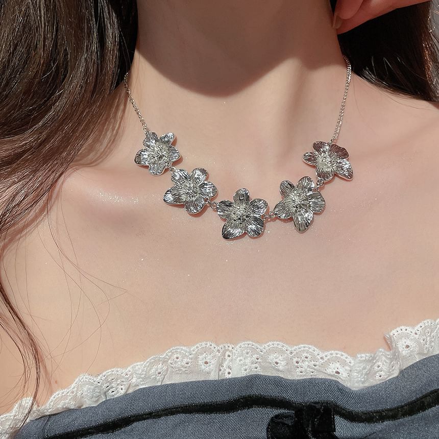 Floral Alloy Designs) Choker (Various