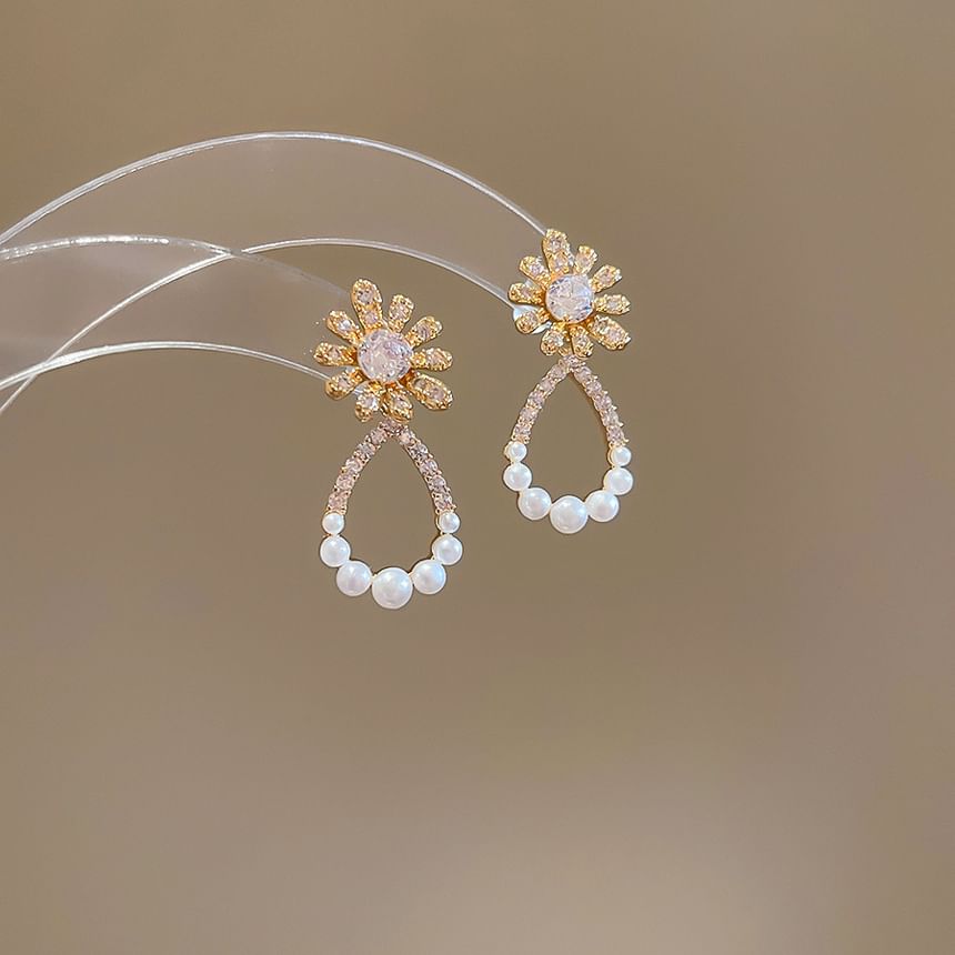 Pearl Drop Alloy Faux Rhinestone Floral Earring