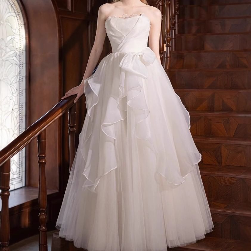 Gown Plain Wedding Bow A-Line Ruffle Strapless Accent