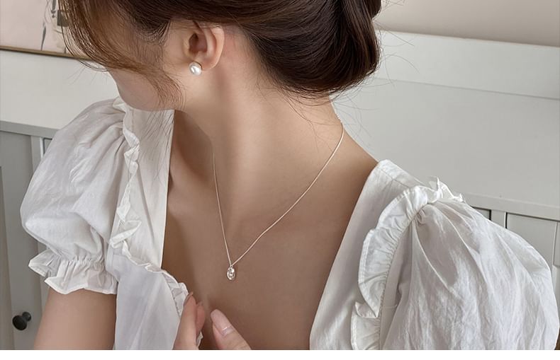 Faux Claw Flower Hair Pearl Acrylic