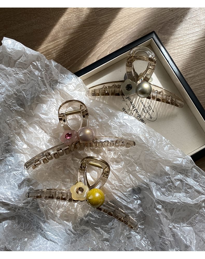 Faux Claw Flower Hair Pearl Acrylic