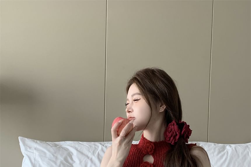 Sleeveless Floral Mock Neck Knit Accent Crop Top