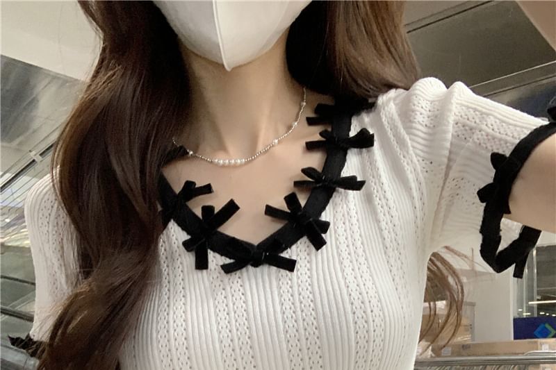 V-Neck Lace Plain Short-Sleeve Trim Crop Knit Top