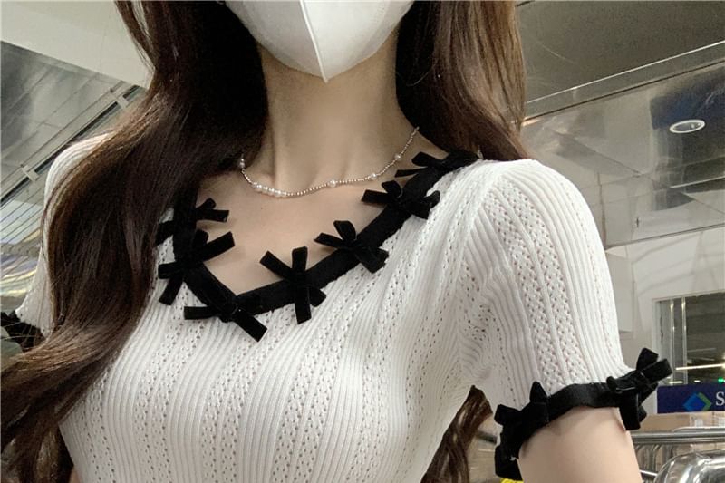 V-Neck Lace Plain Short-Sleeve Trim Crop Knit Top