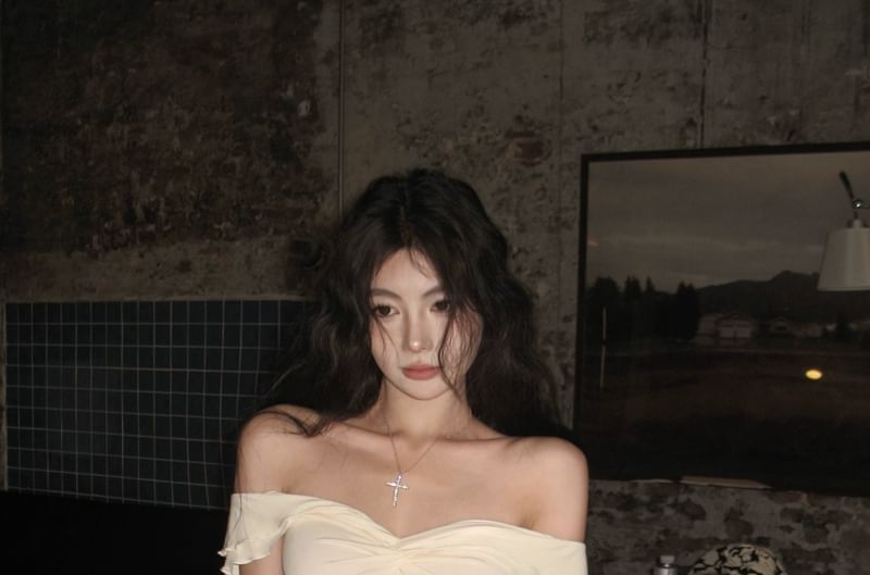 V-Neck Plain Crop Cap-Sleeve Top