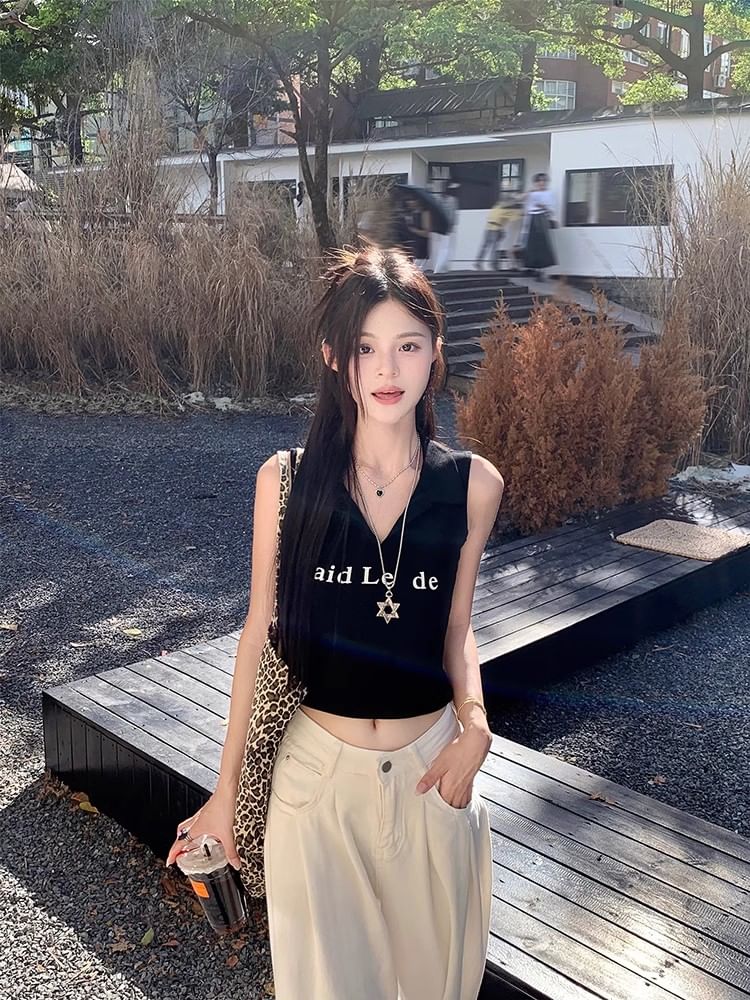 Tank V-Neck Crop Lettering Top