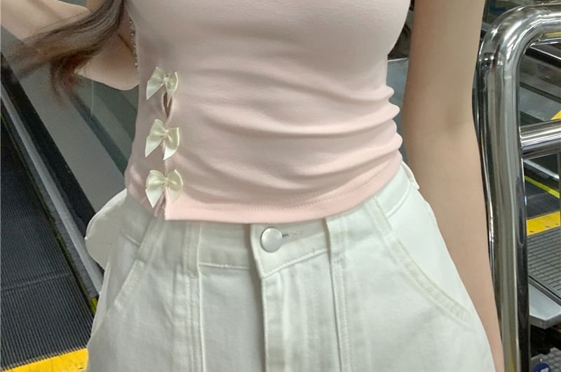 Neck Short-Sleeve Tee Bow Round Accent Embroidered Cutout Lettering Crop