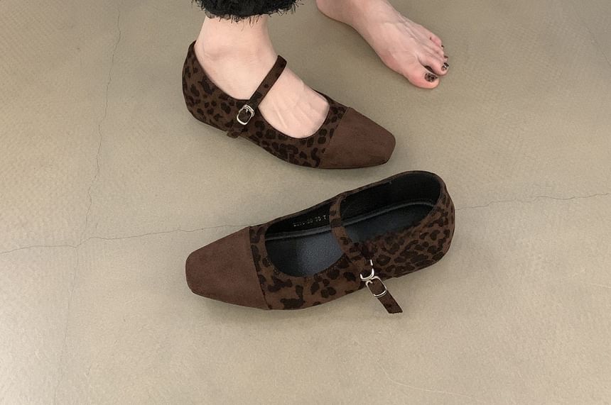 Cap Toe Square Wedge Mary Pumps Jane Hidden