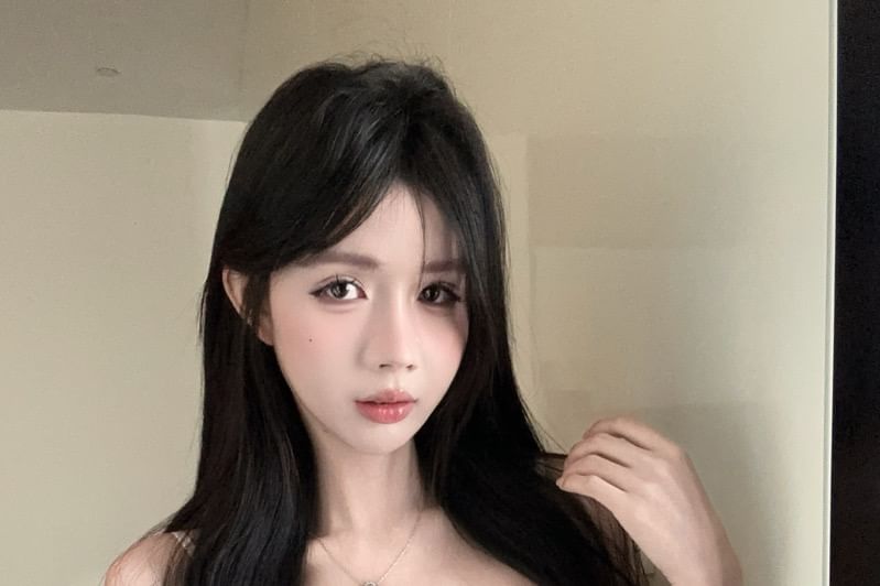 Trim Camisole Slit Slim Fit Lace Top