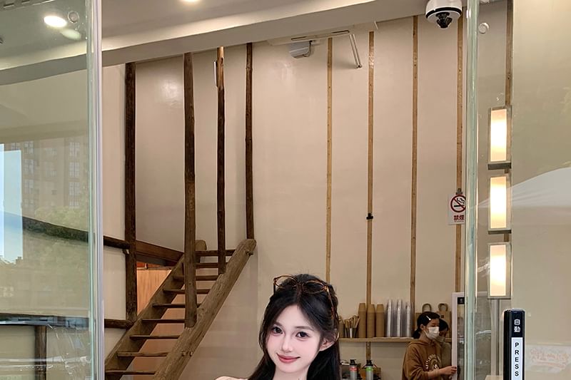 Slim V-Neck Trim Lace Tank Bow Top Fit